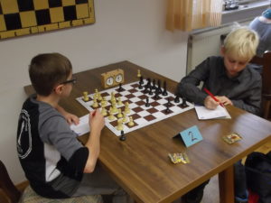 U12201516 004