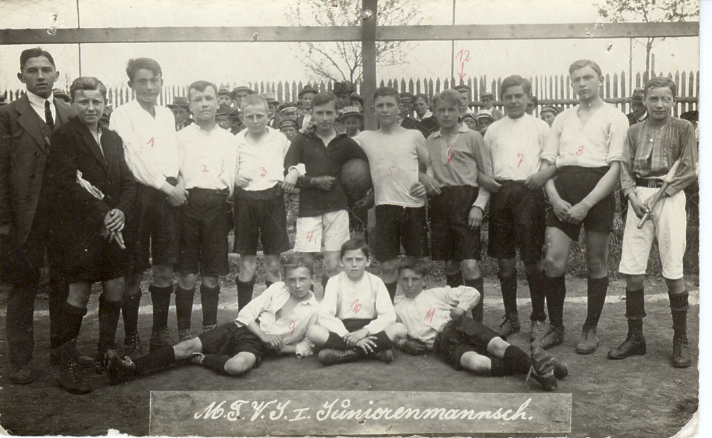 1920 Juniorenmannschaft-2-